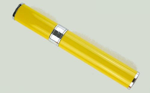 Szivarhamutartó, szivartok és szivarvágó AJÁNDÉK szett - sárga