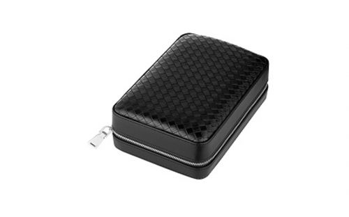 Utazó humidor - cédrusfa szivartartó doboz 4 szál szivarnak, fekete bőr borítású