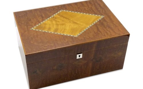 Humidor 80 szivar részére, spanyol cédrusfa, intarziás szivar doboz, párásítóval, digitális higrometerrel - intarziás
