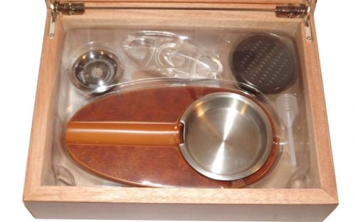 Humidor 30 szál szivar részére, cédrusfa szivar tároló doboz, párásítóval, hygrométerrel - barna + AJÁNDÉK szett!