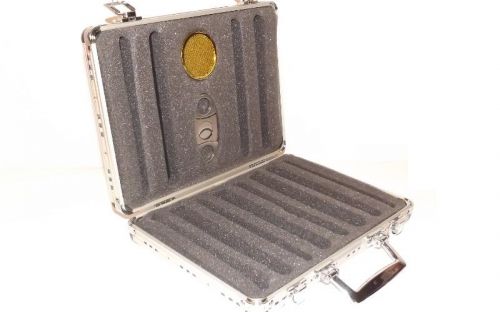 Utazó szivar tartó koffer, párásítóval és ajándék szivarvágóval - skót kockás