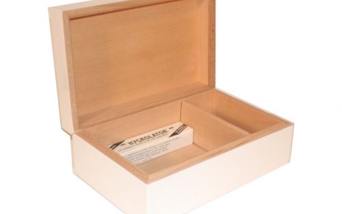 Humidor 30 szál szivar részére, hófehér cédrusfa szivardoboz, párásítóval - Brebbia