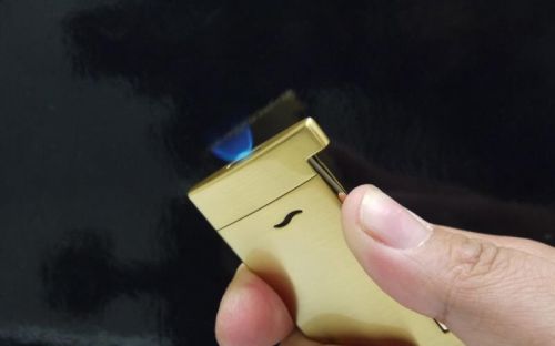 Luxus Szivaröngyújtó - S.T. Dupont Slim 7 arany