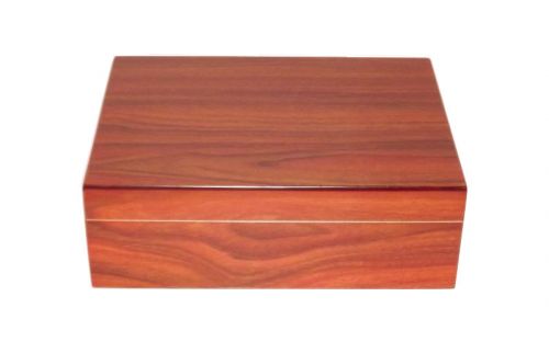 Medici humidor 25 szál szivar részére, cédrusfa szivartartó, párásító, hygrométer - barna