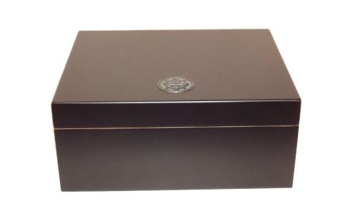 MEDICI Humidor 40 szál szivar részére, fekete cédrusfa szivardoboz, párásítóval és hygrométerrel