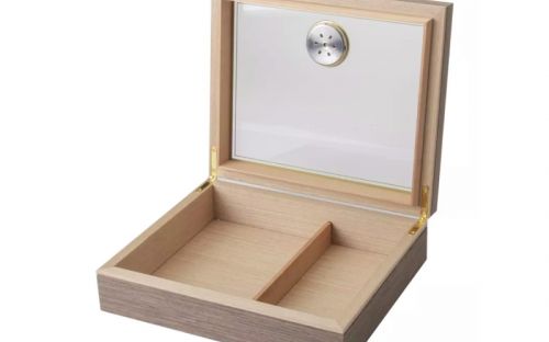 Humidor 30 szál szivar részére, spanyol cédrusfa, mintás üvegtetős, párásító, higrométer - dió-dekor, Achenty!