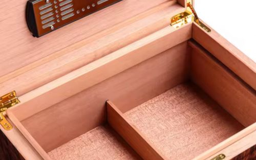 Luxuskivitelű humidor 60-80 szivar részére, Habana spanyol cédrusfa szivardoboz, párásítóval, higrométerrel