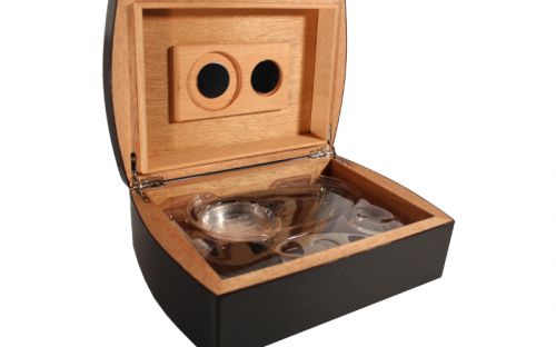 Humidor 30 szivar részére, spanyol cédrusfa szivar tároló doboz, belső hygrométerrel, párásítóval + AJÁNDÉK szett! carbon