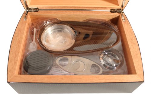 Humidor 30 szivar részére, spanyol cédrusfa szivar tároló doboz, belső hygrométerrel, párásítóval + AJÁNDÉK szett! carbon