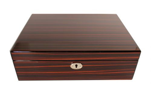 Humidor 40 szivar részére, spanyol cédrusfa szivar tároló doboz, belső hygrométerrel, párásítóval - TIKKFA hatású