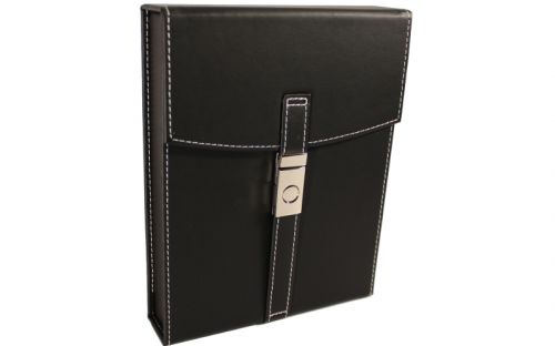 Utazó humidor -  fekete bőr, cédrusfa szivartartó doboz, párásítóval - pántos