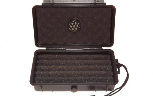 Utazó humidor - műanyag szivartartó doboz 5 szál szivarnak, fekete
