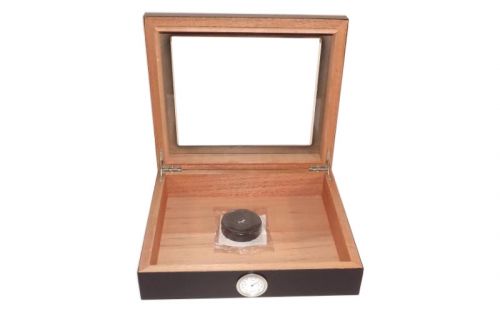 Humidor 30 szál szivar részére, cédrusfa szivar doboz, üvegtető, párásítóval, hygrométerrel - fekete, Angelo