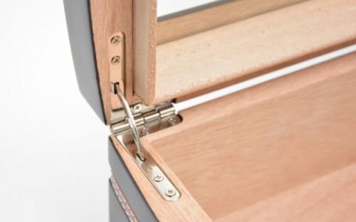 Humidor 40 szál szivarnak, cédrusfa szivar doboz, üvegtető, párásítóval, digitális higrométerrel - fekete