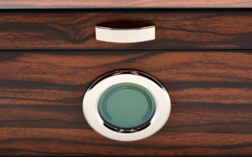 Exkluzív-Luxus humidor 50 szál szivar részére, cédrusfa szivar doboz, DIGITÁLIS hygrométerrel - barna-csíkos, Angelo