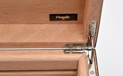 Exkluzív-Luxus humidor 50 szál szivar részére, cédrusfa szivar doboz, DIGITÁLIS hygrométerrel - barna-csíkos, Angelo