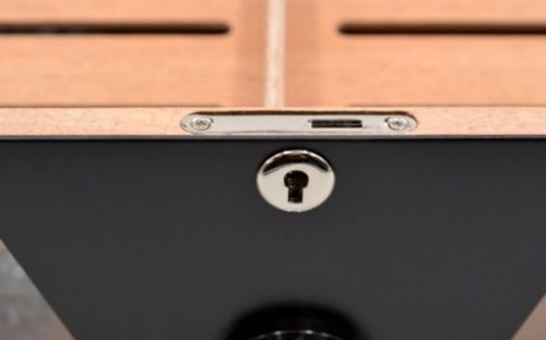 Gasztro humidor 80 szál szivar részére, üveges szivar doboz, cédrusfa, külső hygrométerrel és párásítóval - fekete, Angelo