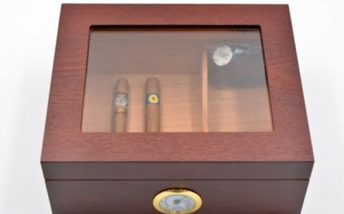 Humidor 50 szál szivar részére, cédrusfa szivar doboz, üvegtető, párásítóval, hygrométerrel - vöröses barna, Angelo