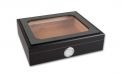 Humidor 30 szál szivar részére, Carbon borítású, fekete cédrusfa szivar doboz, üvegtetős, párásítóval, hygrométerrel