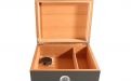 Humidor 30 szivar részére, Carbon bevonatos, cédrusfa szivartartó doboz, párásítóva és külső hygrometerrel - Angelo