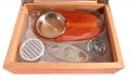 Humidor 30 szivar részére, spanyol cédrusfa szivar tároló doboz, belső hygrométerrel, párásítóval + AJÁNDÉK szett! VILÁGOSbarna színű