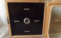 Humidor 80 szivar részére, fekete szivar tartó szekrény, külső hygrometer, üveg ajtó