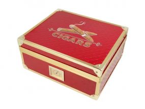 Humidor 40 szál szivar részére, piros, spanyol cédrusfa szivar doboz, fém keretes, párásítóval, hygrométerrel - Angelo