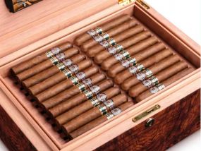 Luxuskivitelű humidor 60-80 szivar részére, Habana spanyol cédrusfa szivardoboz, párásítóval, higrométerrel