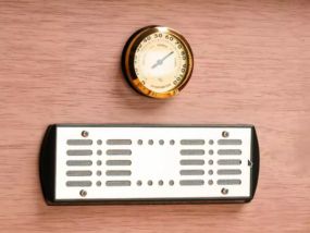 Luxuskivitelű humidor 60-80 szivar részére, Habana spanyol cédrusfa szivardoboz, párásítóval, higrométerrel