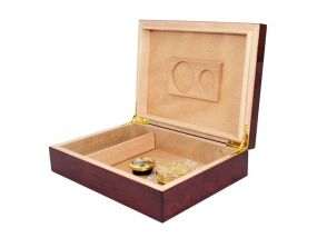Humidor 30 szivar részére, szivar-díszítéssel, cédrusfa szivartartó doboz - Achenty!