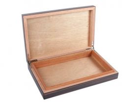 Humidor 30 szál szivar részére, spanyol cédrusfa szivartartó doboz, párásítóval - Makassar