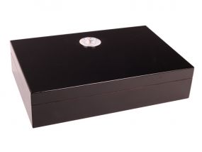 Utazó humidor - cédrusfa szivartartó doboz, párásítóval és külső hygrométerrel, sötétbarna (26x17cm)