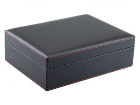 Humidor 30 szál szivarnak, spanyol cédrusfa szivar doboz, fekete műbőr borítással, hygrométerrel, párásítóval + AJÁNDÉK szett!