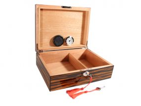 Humidor 40 szál szivar részére, spanyol cédrusfa szivar tároló doboz, párásítóval - Achenty! Makassar 