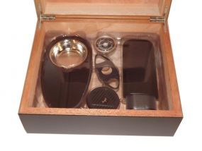 Humidor 40 szál szivar részére, cédrusfa szivar tároló doboz, párásítóval, hygrométerrel - fekete + AJÁNDÉK szett!