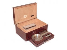 Humidor 10 szál szivar részére - barna, lakkozott + SZETT!