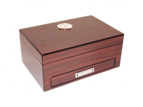 Humidor 10 szál szivar részére - barna, lakkozott + SZETT!