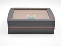 Humidor 40 szál szivarnak, cédrusfa szivar doboz, üvegtető, párásítóval, digitális higrométerrel - fekete